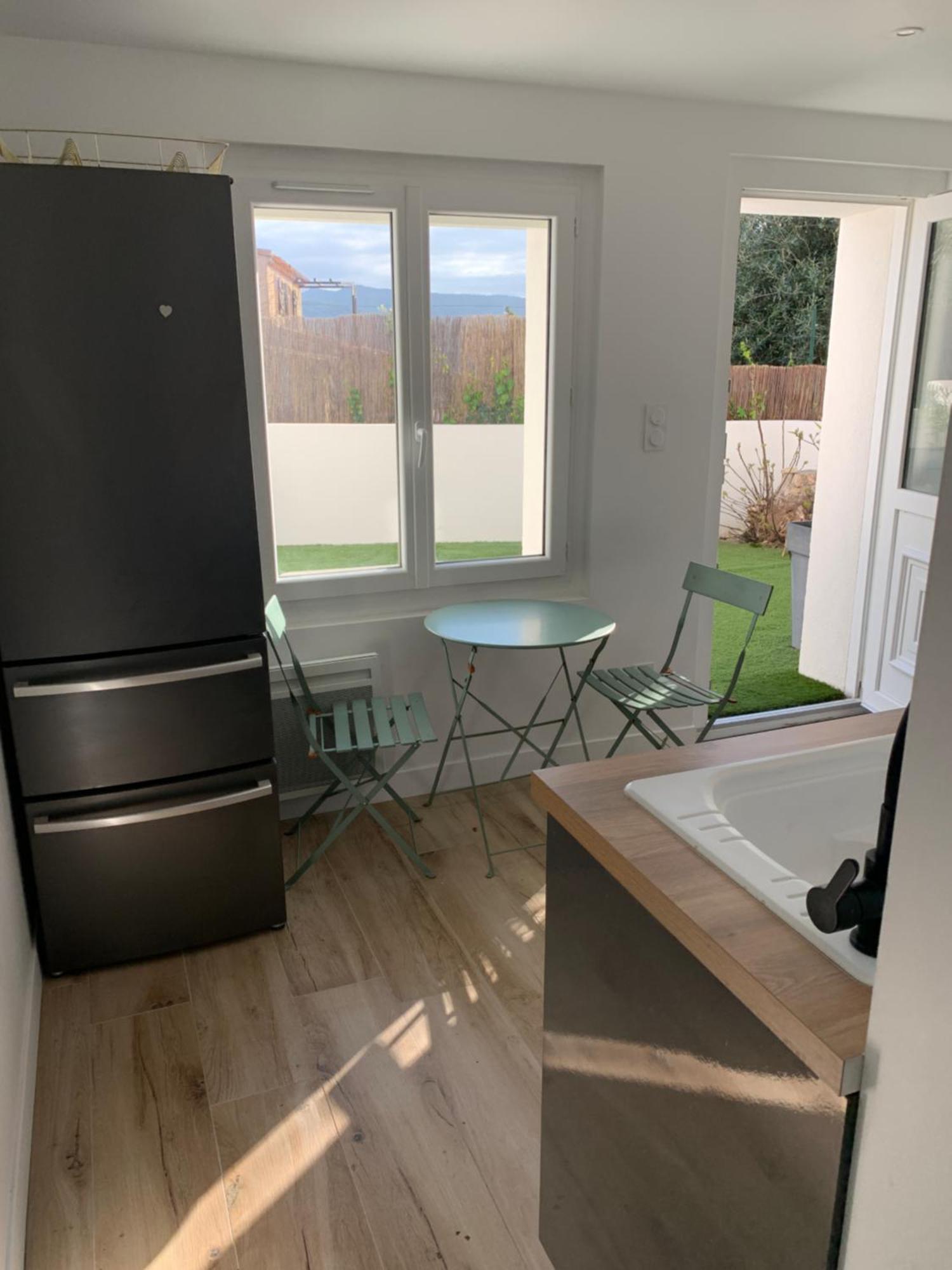Studio Calme Aux Terrasses De Cassis Exterior foto